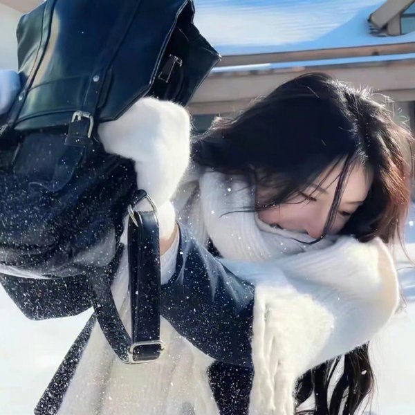 轻轻拂过