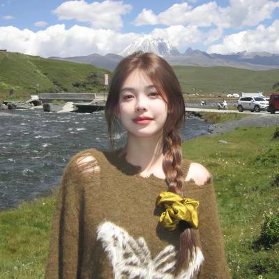 穿黑衣的女孩